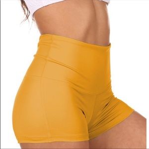 NWT Mika Yoga Wear Bella Short